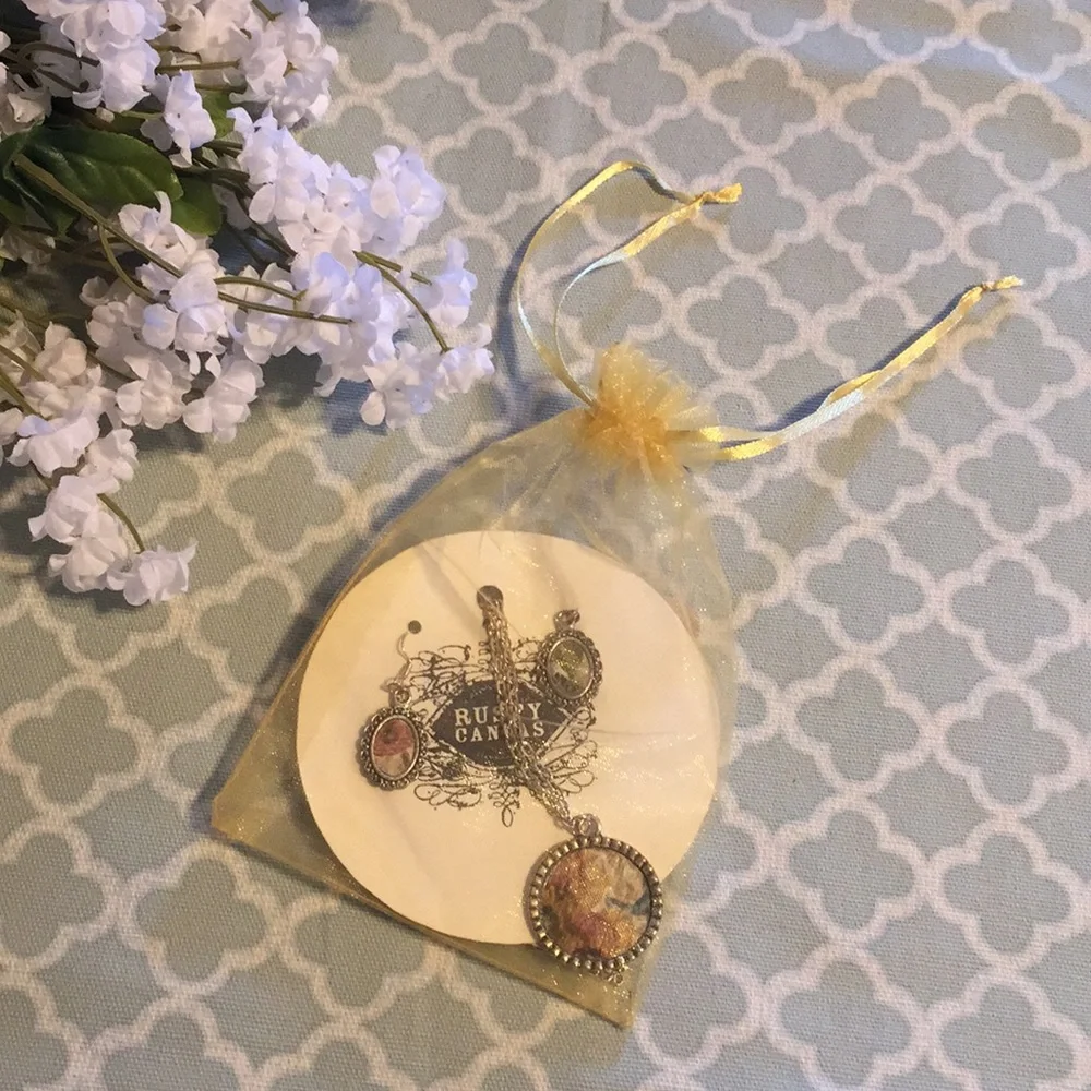 NEW Rusty Canvas Vintage Wallpaper Necklace/Earrings